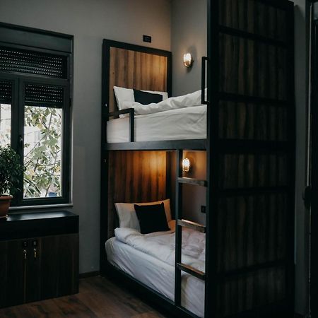 The Maze Hostel Tirana Kültér fotó