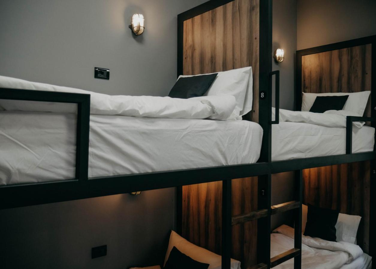 The Maze Hostel Tirana Kültér fotó