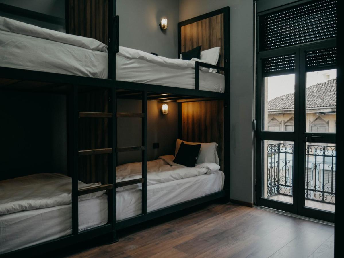 The Maze Hostel Tirana Kültér fotó