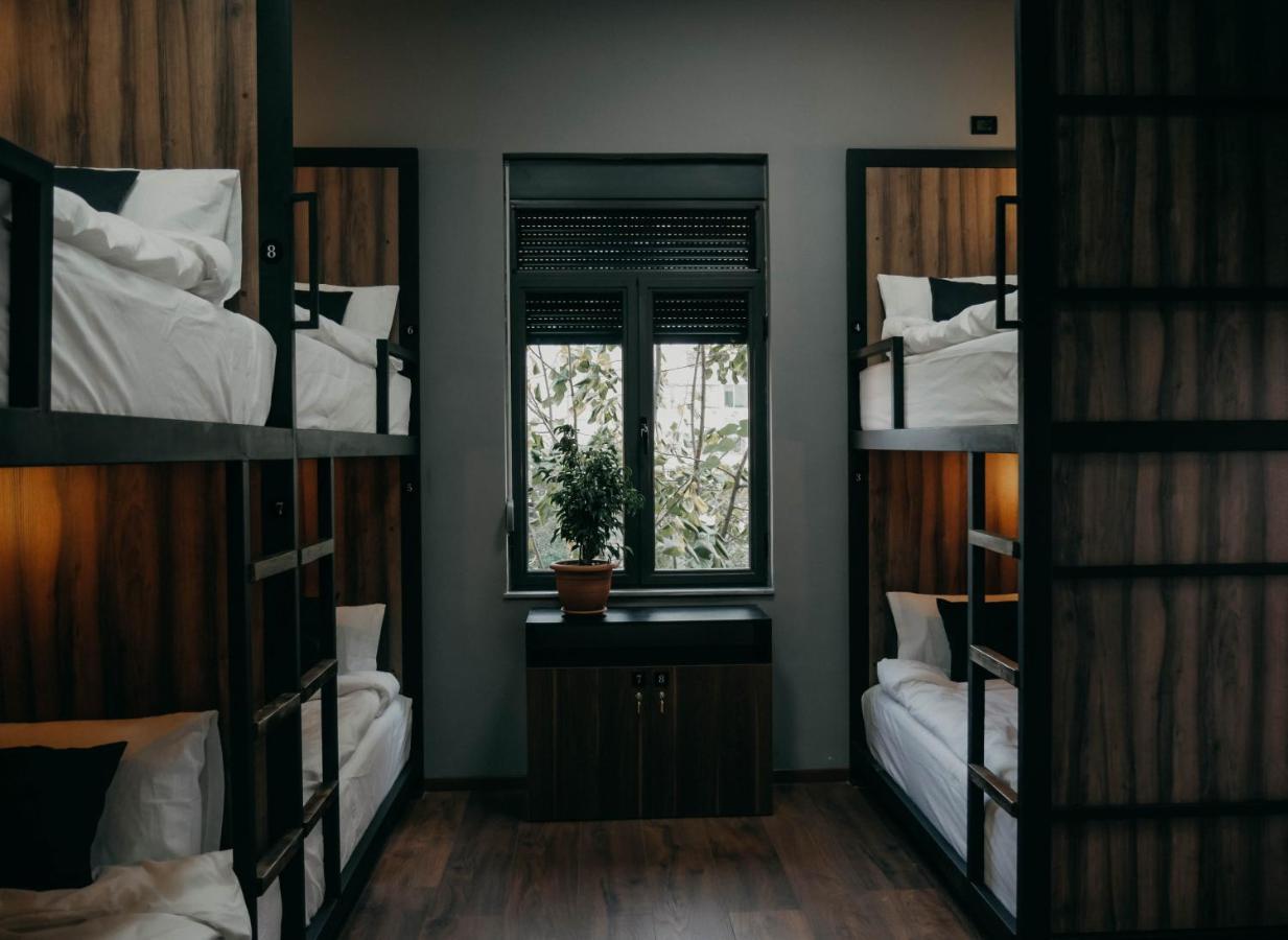 The Maze Hostel Tirana Kültér fotó