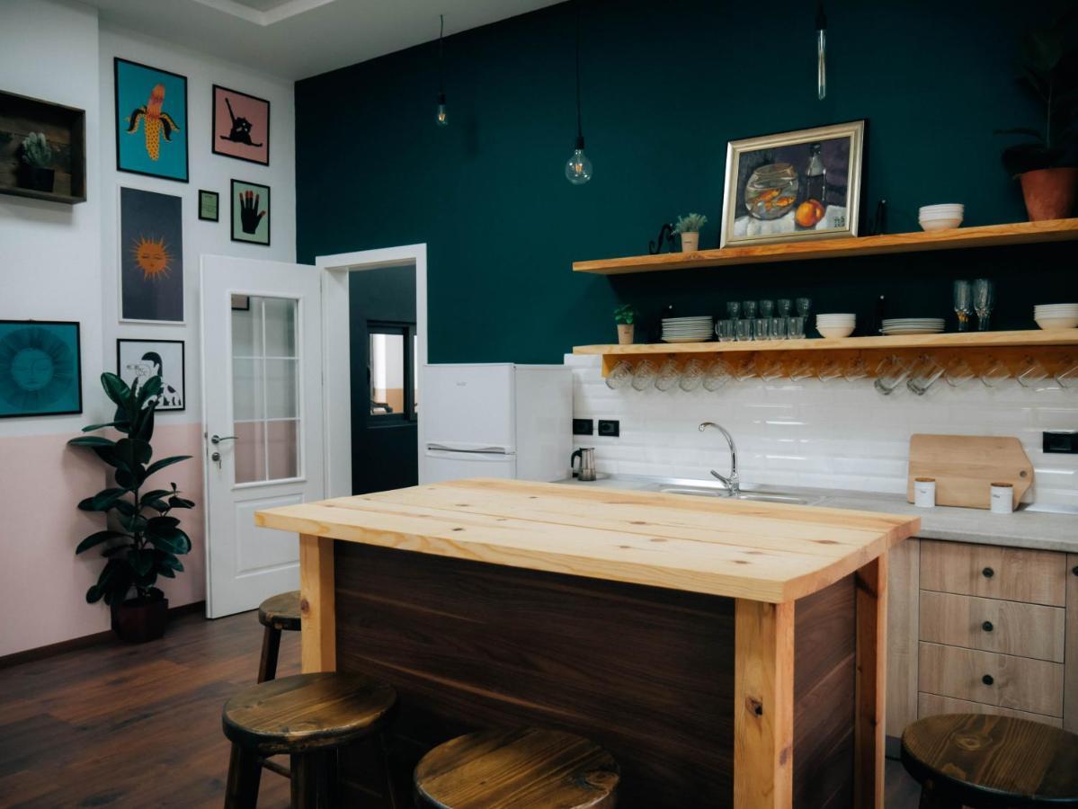 The Maze Hostel Tirana Kültér fotó