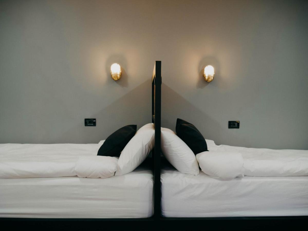 The Maze Hostel Tirana Kültér fotó