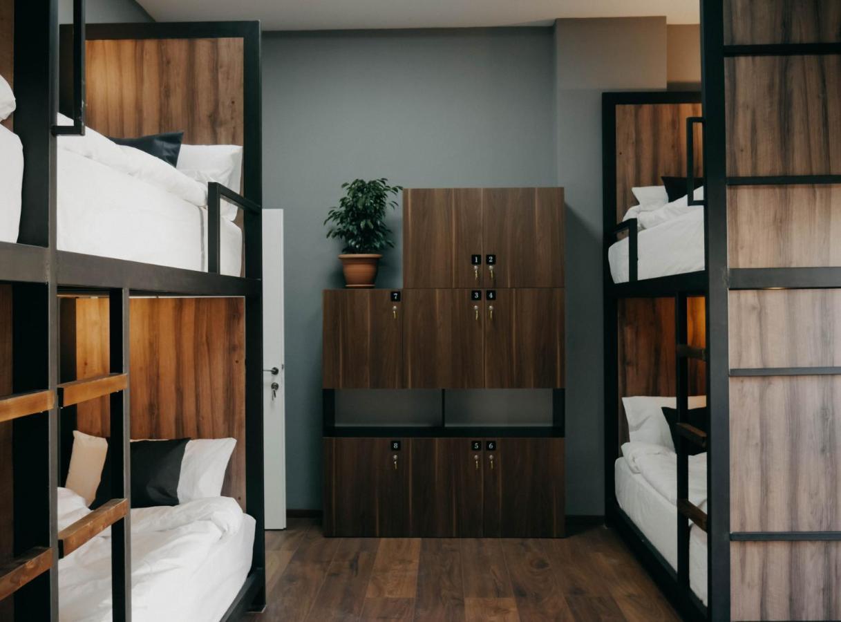 The Maze Hostel Tirana Kültér fotó