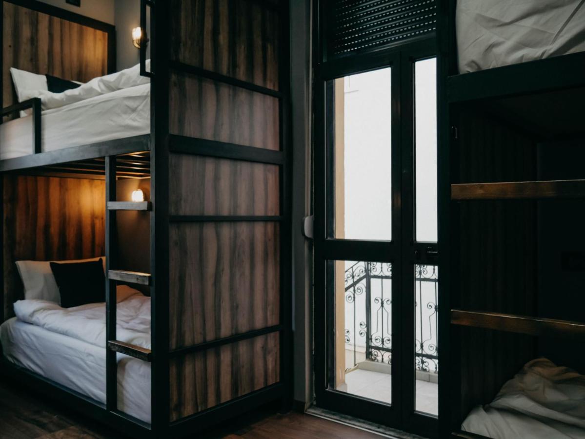 The Maze Hostel Tirana Kültér fotó