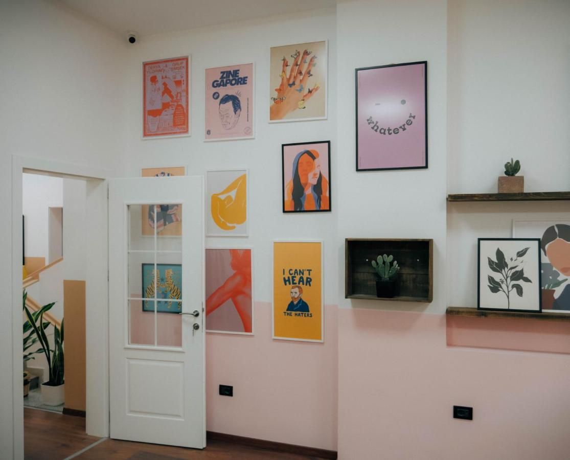 The Maze Hostel Tirana Kültér fotó