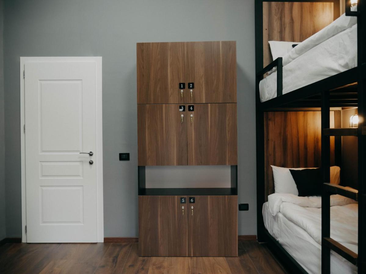 The Maze Hostel Tirana Kültér fotó