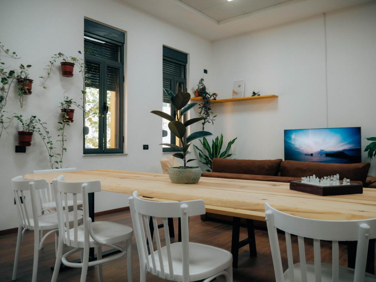 The Maze Hostel Tirana Kültér fotó