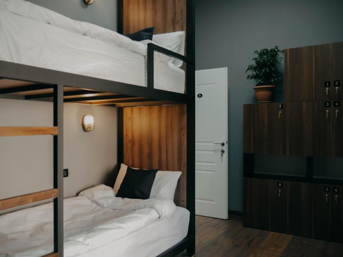 The Maze Hostel Tirana Kültér fotó