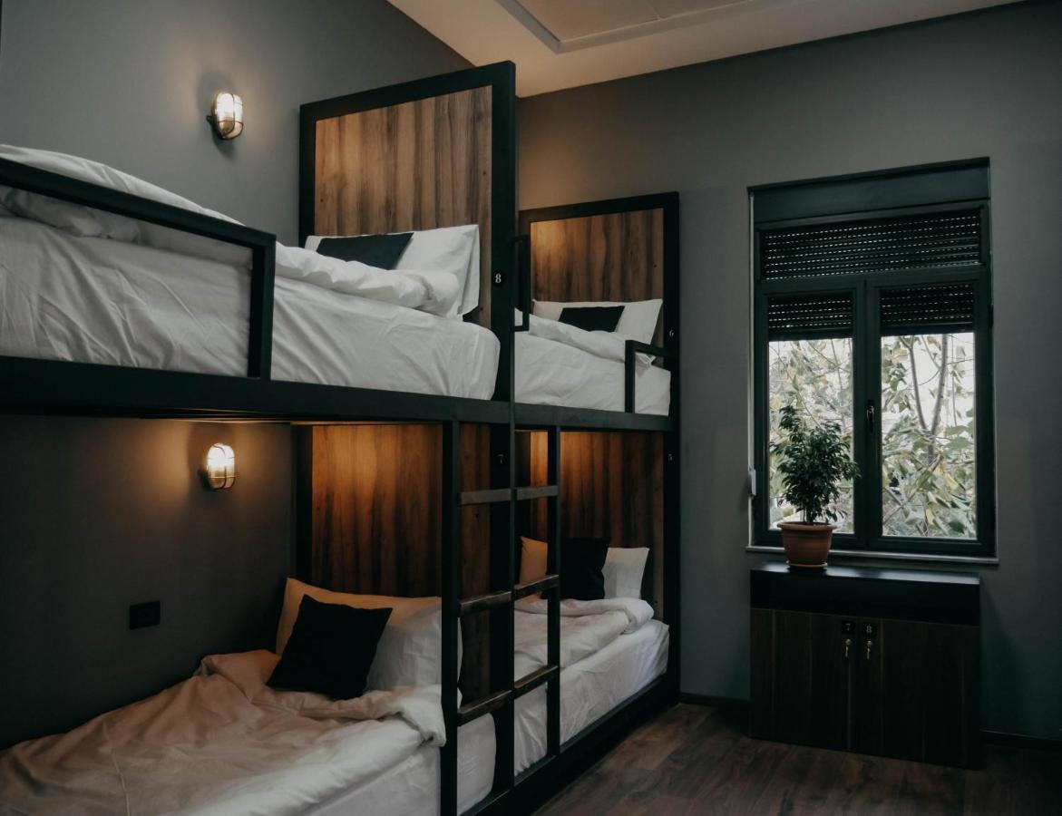 The Maze Hostel Tirana Kültér fotó