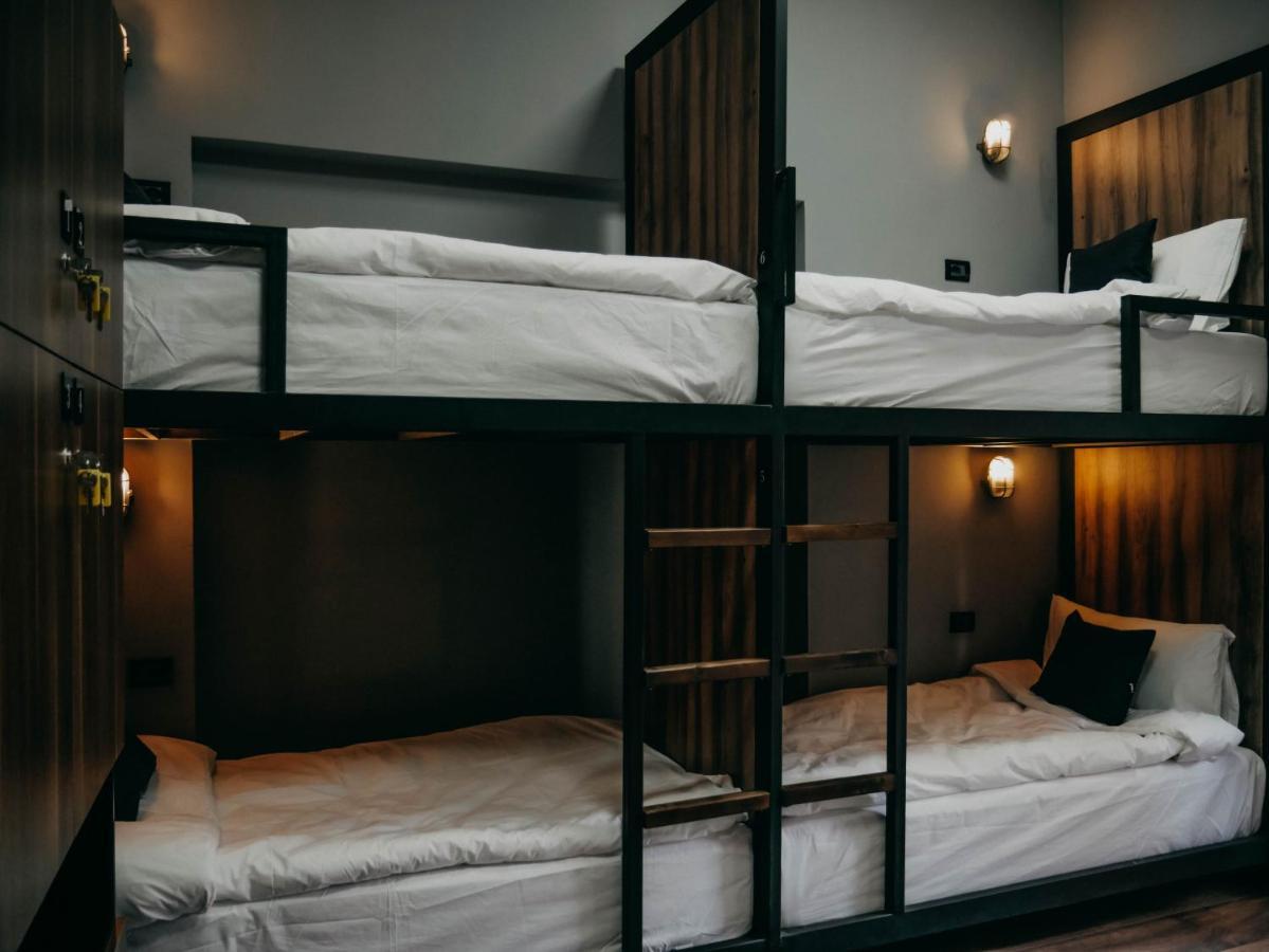 The Maze Hostel Tirana Kültér fotó
