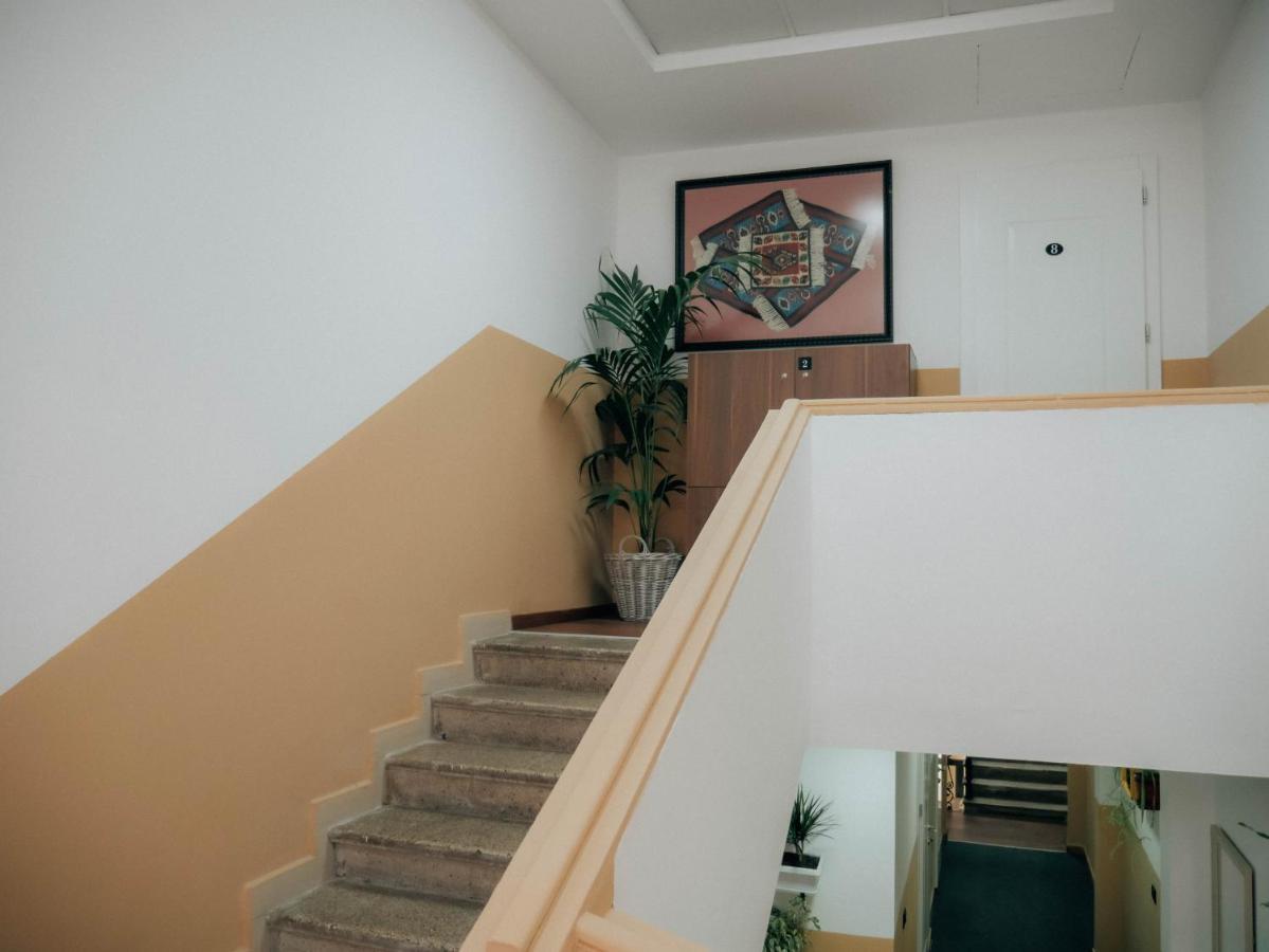 The Maze Hostel Tirana Kültér fotó