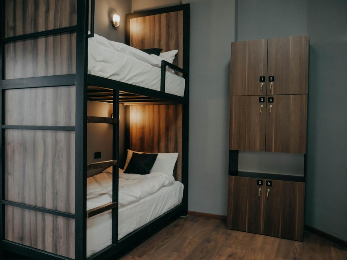 The Maze Hostel Tirana Kültér fotó