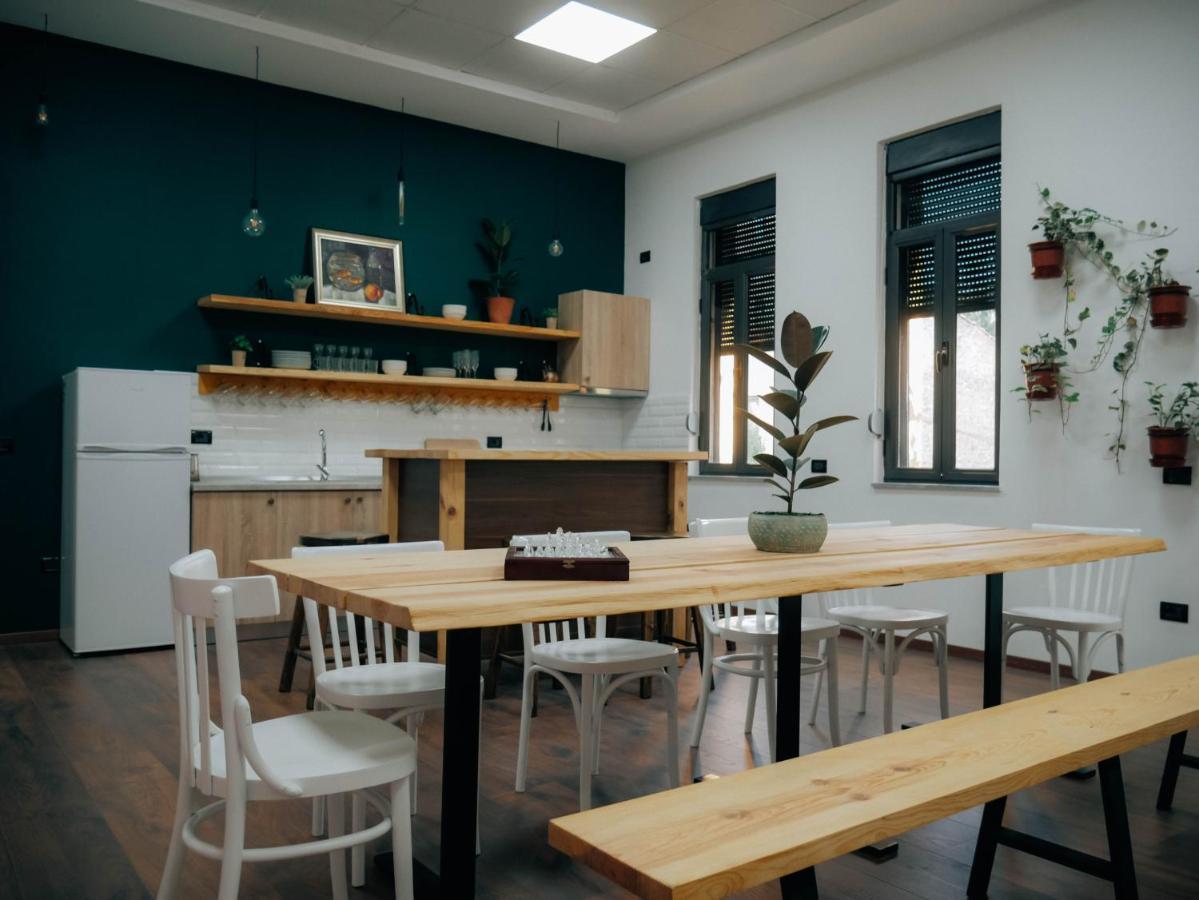 The Maze Hostel Tirana Kültér fotó