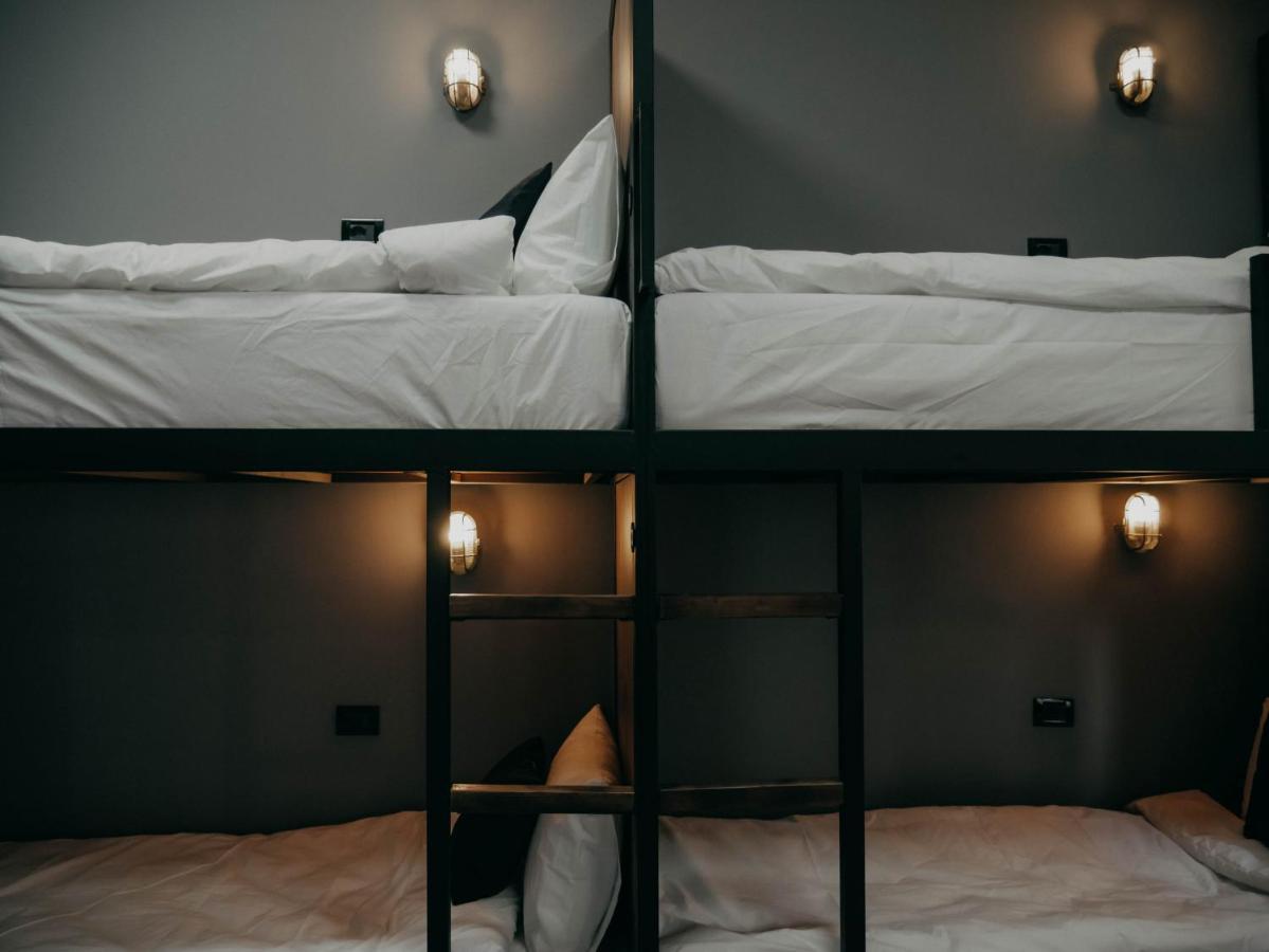 The Maze Hostel Tirana Kültér fotó