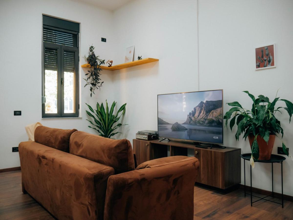 The Maze Hostel Tirana Kültér fotó